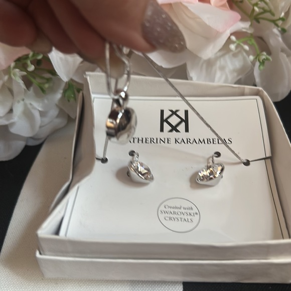 Earrings necklace set with Swarovski crystals - Picture 3 of 3